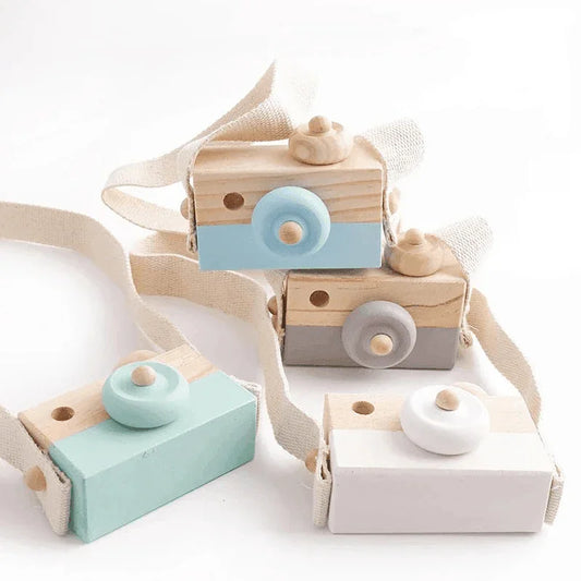 תמונה של "מצלמה מעץ לעיצוב חדר ילדים: שילוב מושלם בין משחק ודקורציה"