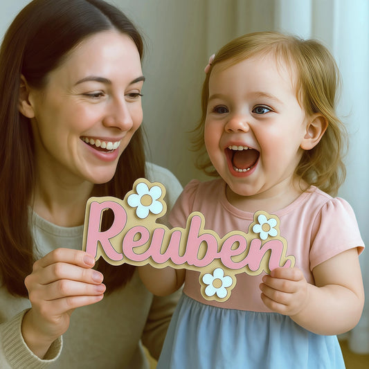 שלט עץ לחדר ילדים – עם שם בהתאמה אישית