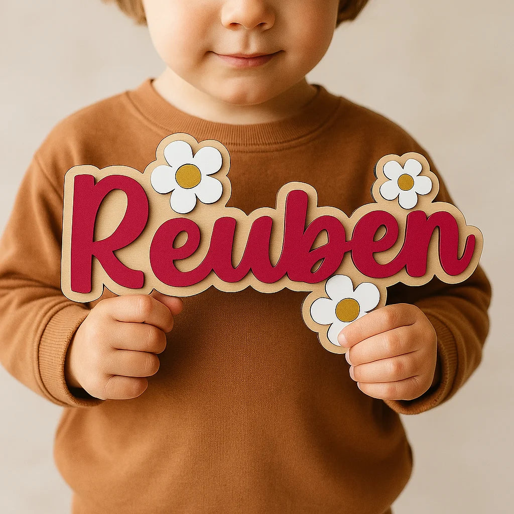 שלט עץ לחדר ילדים – עם שם בהתאמה אישית