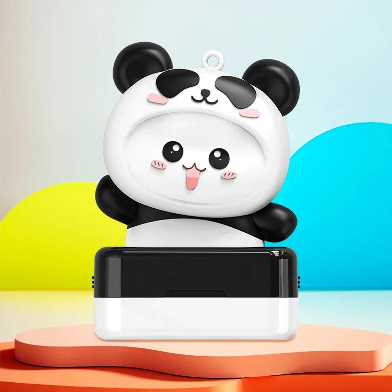 חותמת שם בהתאמה אישית לילדים – דיו שחור - מיה מתנות שילדים אוהבים